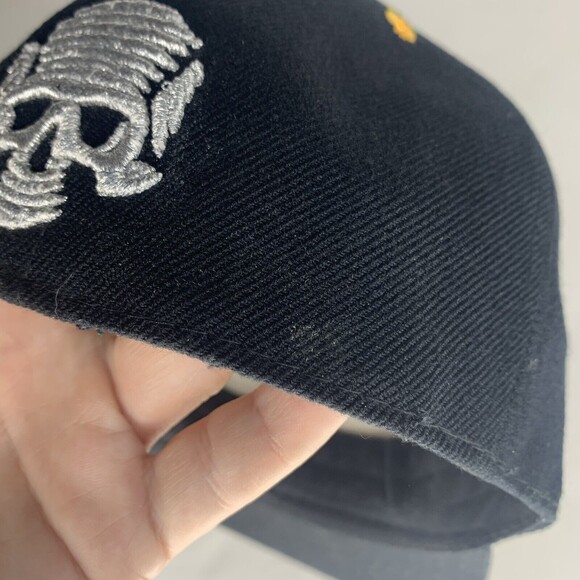 Leader In Headwear Yellow Black Skull Fitted Cap Holographic Sticker Size XXS - Picture 9 of 15